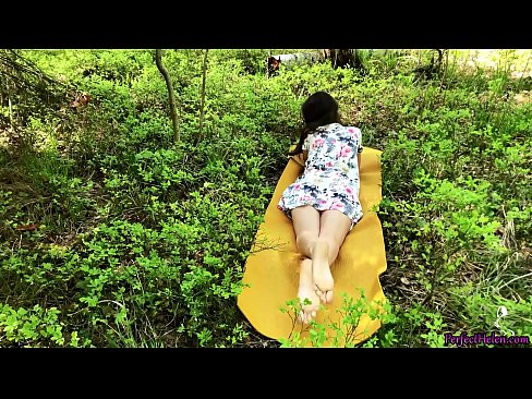 ❤️ Un străin de pe Tinder îmi masturbează păsărica și o fute cu pasiune în pădure ❤️❌ at us ❌️❤