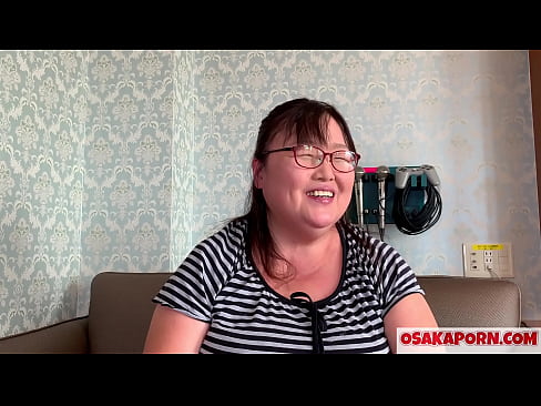 ❤️ Mama japoneză grasă își arată sânii uriași și se bucură de o jucărie sexuală. O mamă asiatică de 51 de ani vorbește despre experiența ei sexuală. Yukiko 1 OSAKAPORN milf grasă. ❤️❌ at us ❌️❤