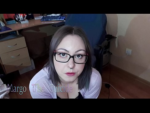 ❤️ Fata sexy cu ochelari suge adânc Dildo în fața camerei de filmat ❤️❌ at us ❌️❤