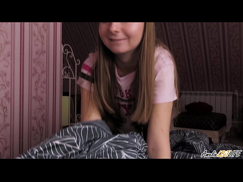 ❤️ Blondina îi suge adânc prietenei ei și primește spermă în gură ❤️❌ at us ❌️❤