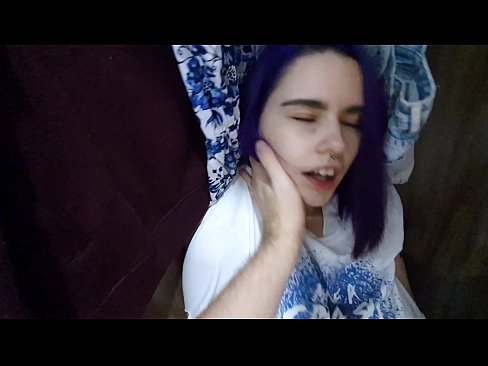 ❤️ Am găsit-o pe sora mea în dulap și am ajutat-o să ejaculeze ❤️❌  at us ❌️❤